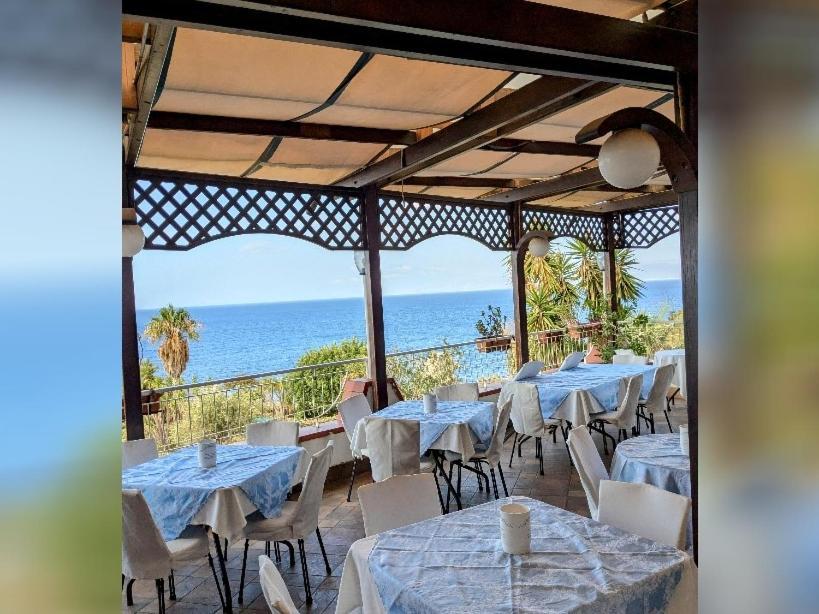 Paradiso Hotel Ristorante Riaci Capo Kültér fotó