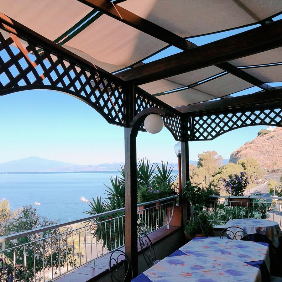 Paradiso Hotel Ristorante Riaci Capo Kültér fotó