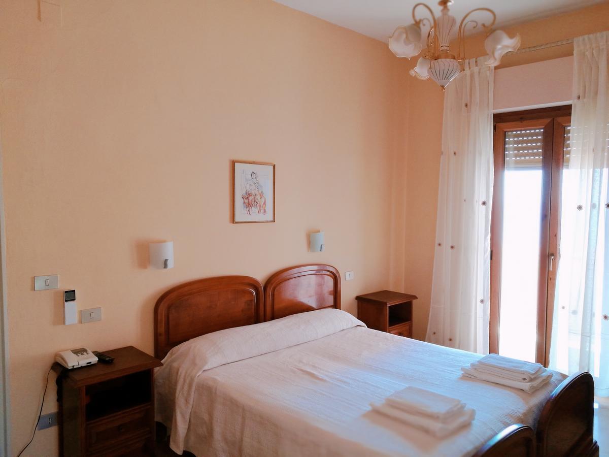 Paradiso Hotel Ristorante Riaci Capo Kültér fotó